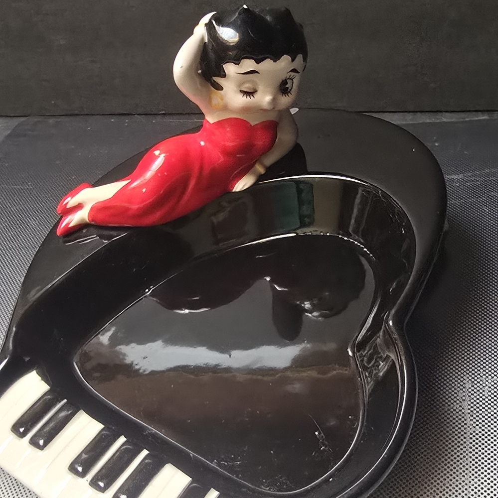 Betty Boop  Heart Shape Piano Dish Jewelry Holder By Vandor 1984 HTF as Is